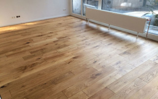 Bodenbelag aus Eichen Massiv Parkett 20 mm und geölt