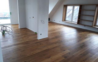 Landhausdiele aus rustikaler Eiche gebürstet und geölt