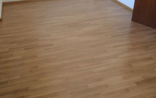 Bodenbelag mit 2-Schicht-Stabparkett